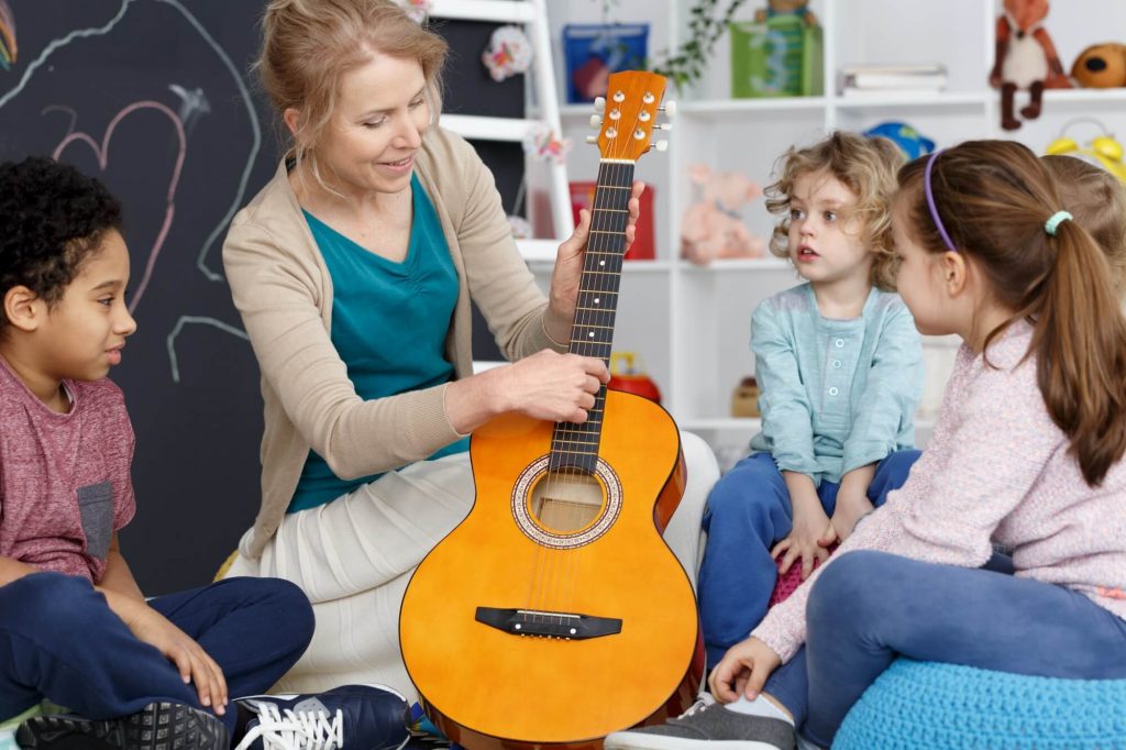 play the guitar 1024x682 1